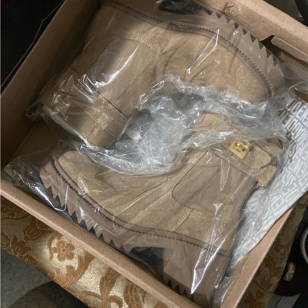 Steve Madden Tan Ankle Boots